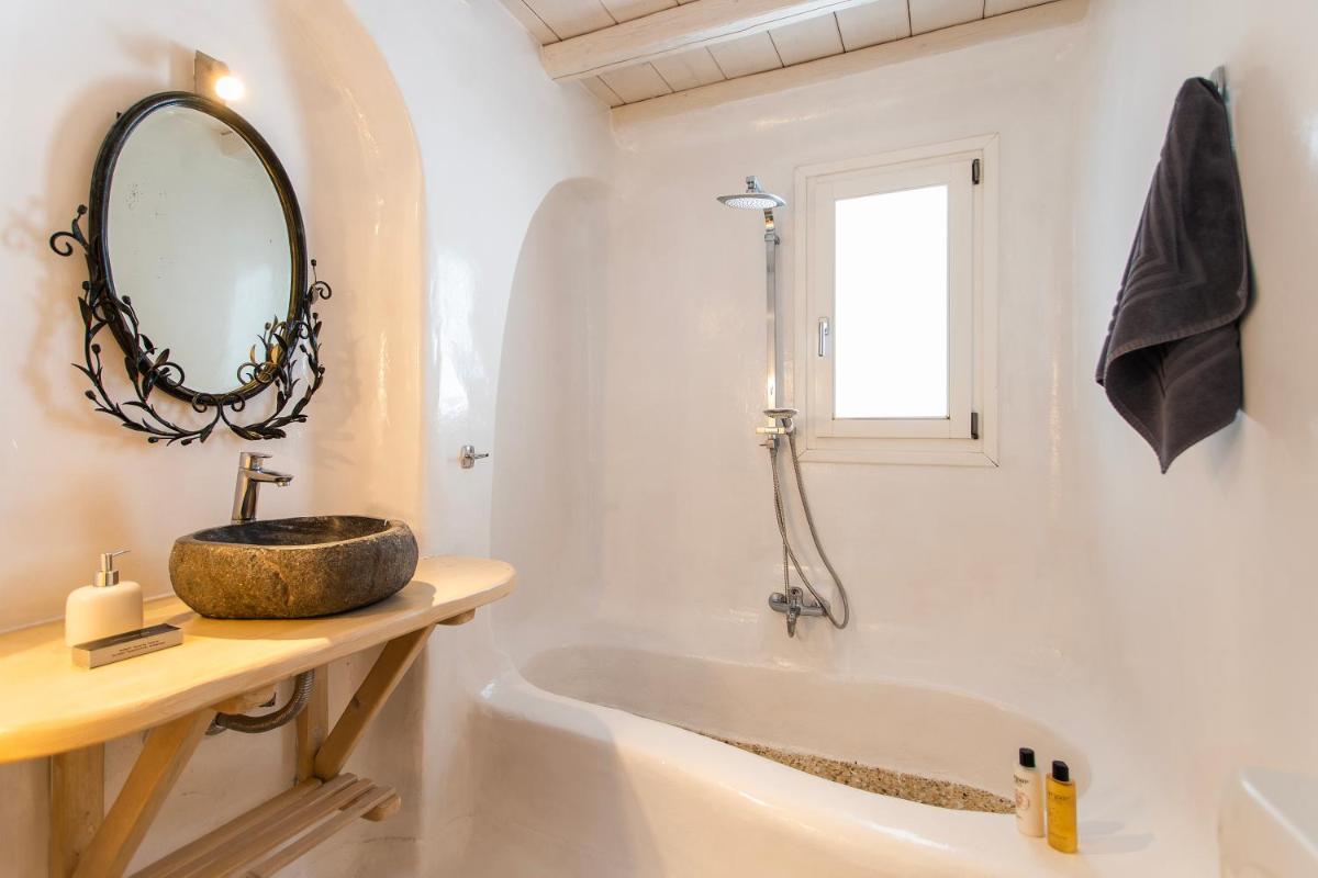 Villa Diorite by Mykonos Rocks - Housity