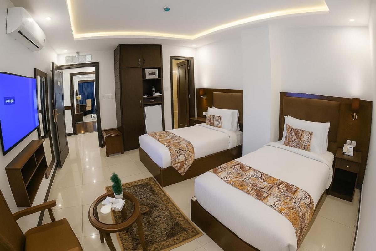 Grand Mongolia Hotel - Housity