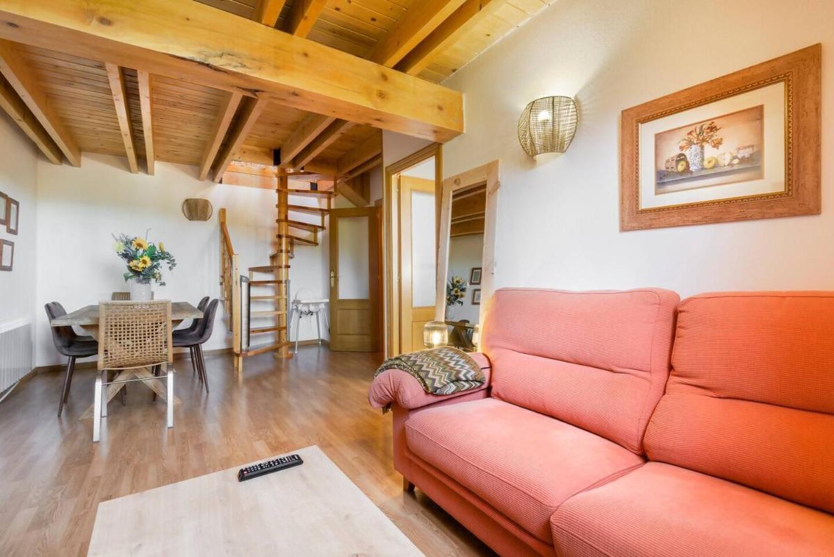 Ático abuhardillado I Aire acondicionado l Céntrico l Garaje l Trastero I Wifi - Housity