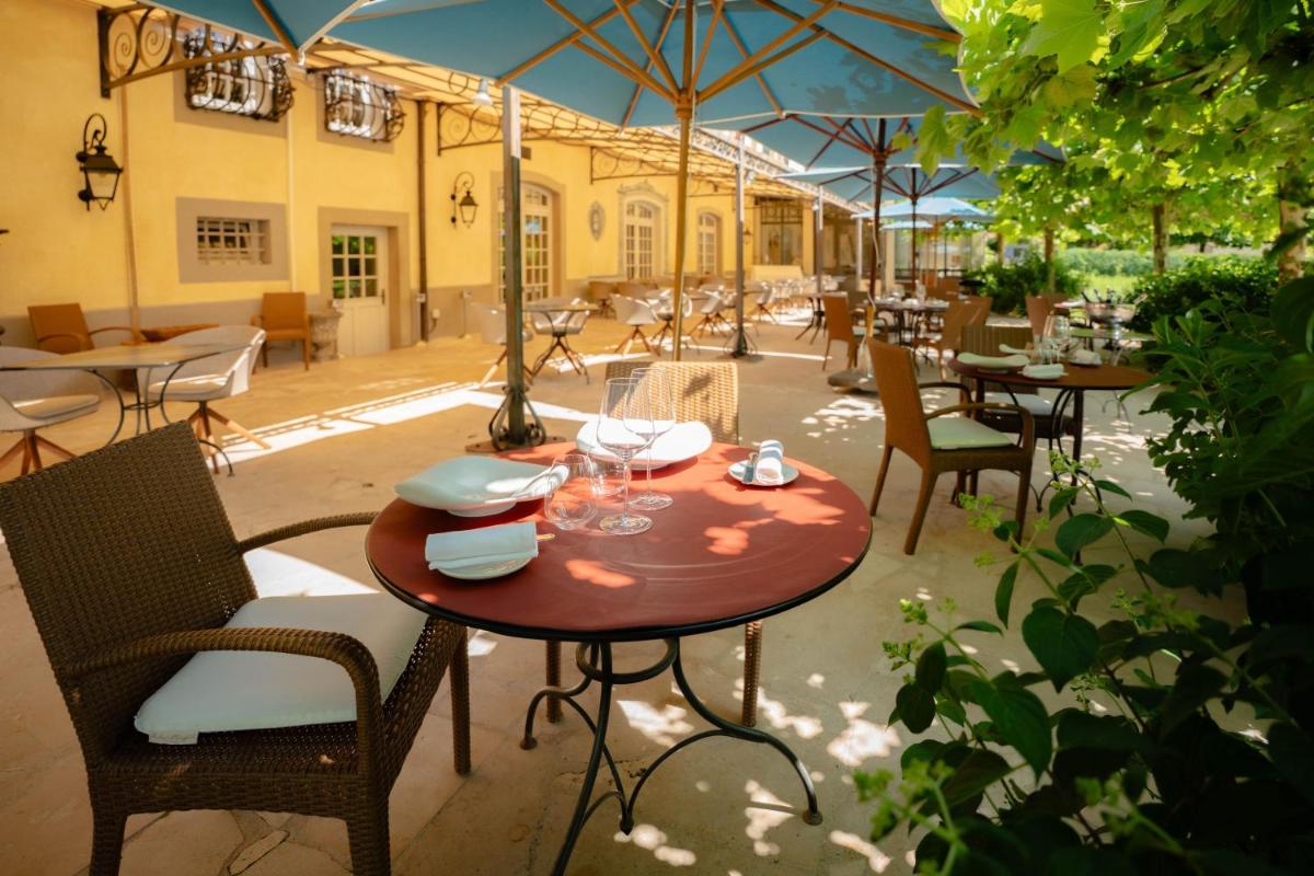 Restaurant ou autre lieu de restauration dans l'établissement Chateau De Germigney