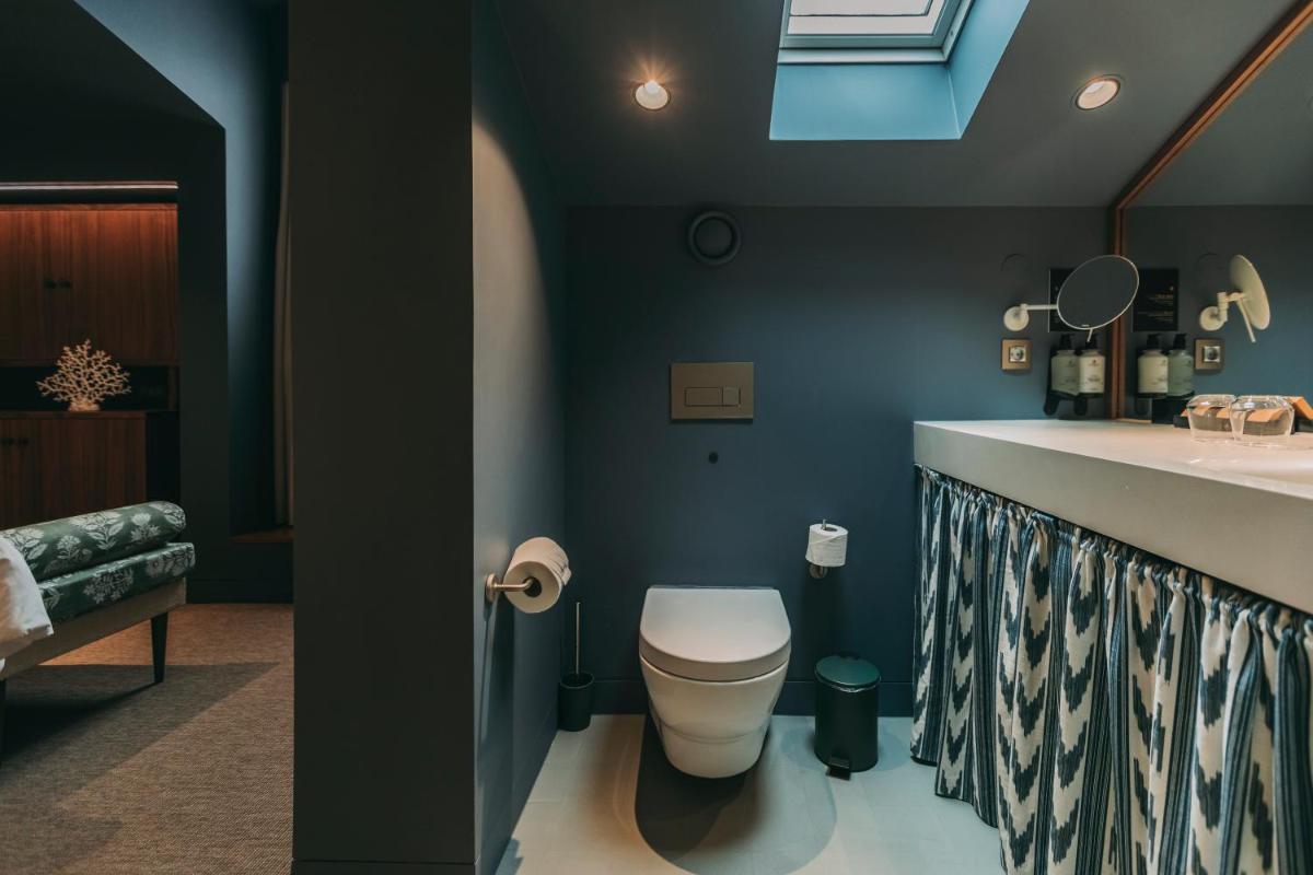 Uma casa de banho em Torel Terra Brava
