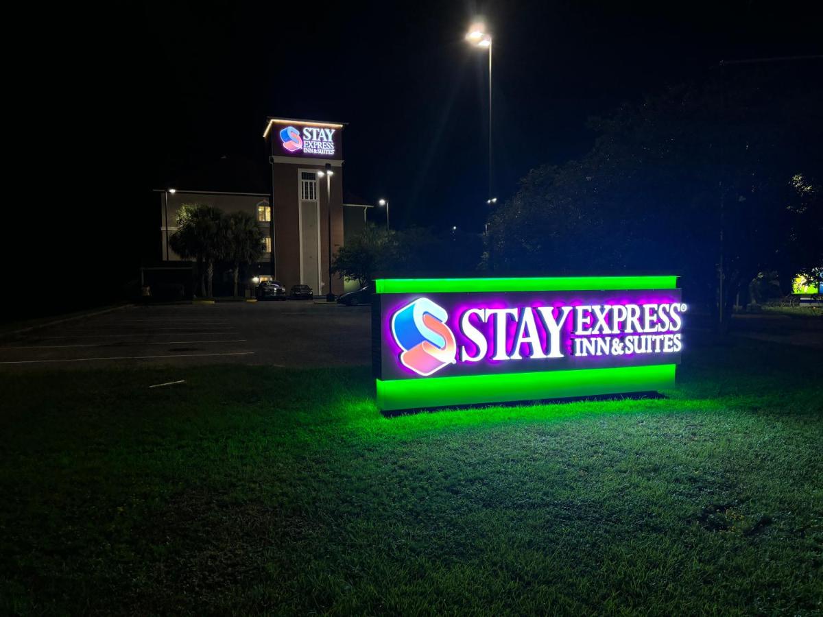 La Quinta by Wyndham Mobile - Tillman's Corner - Housity
