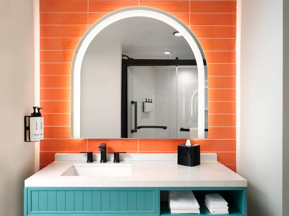 Holiday Inn Express Hotel & Suites Solana Beach-Del Mar by IHG - Housity