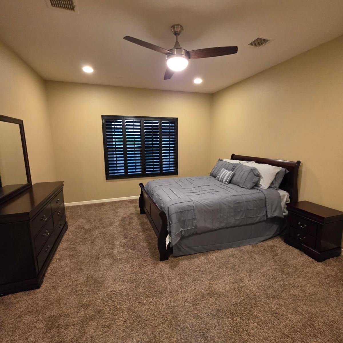 Beautiful Home For Large Family! - Housity