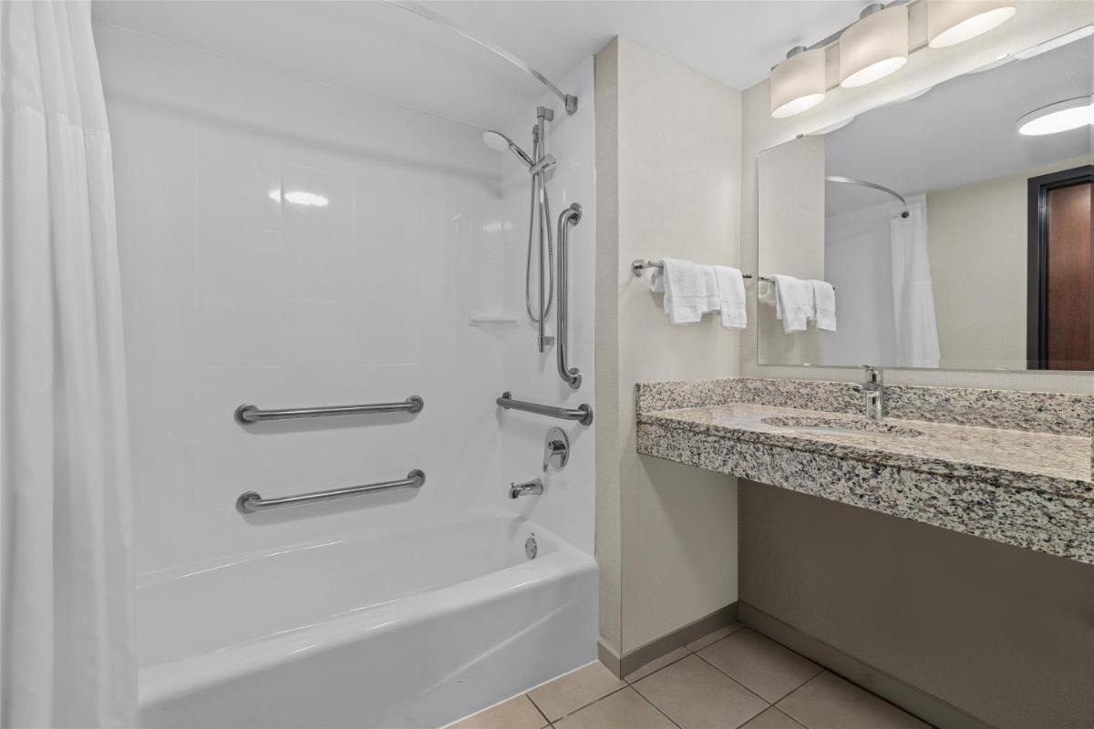 Drury Plaza Hotel St Louis Creve Coeur - Housity