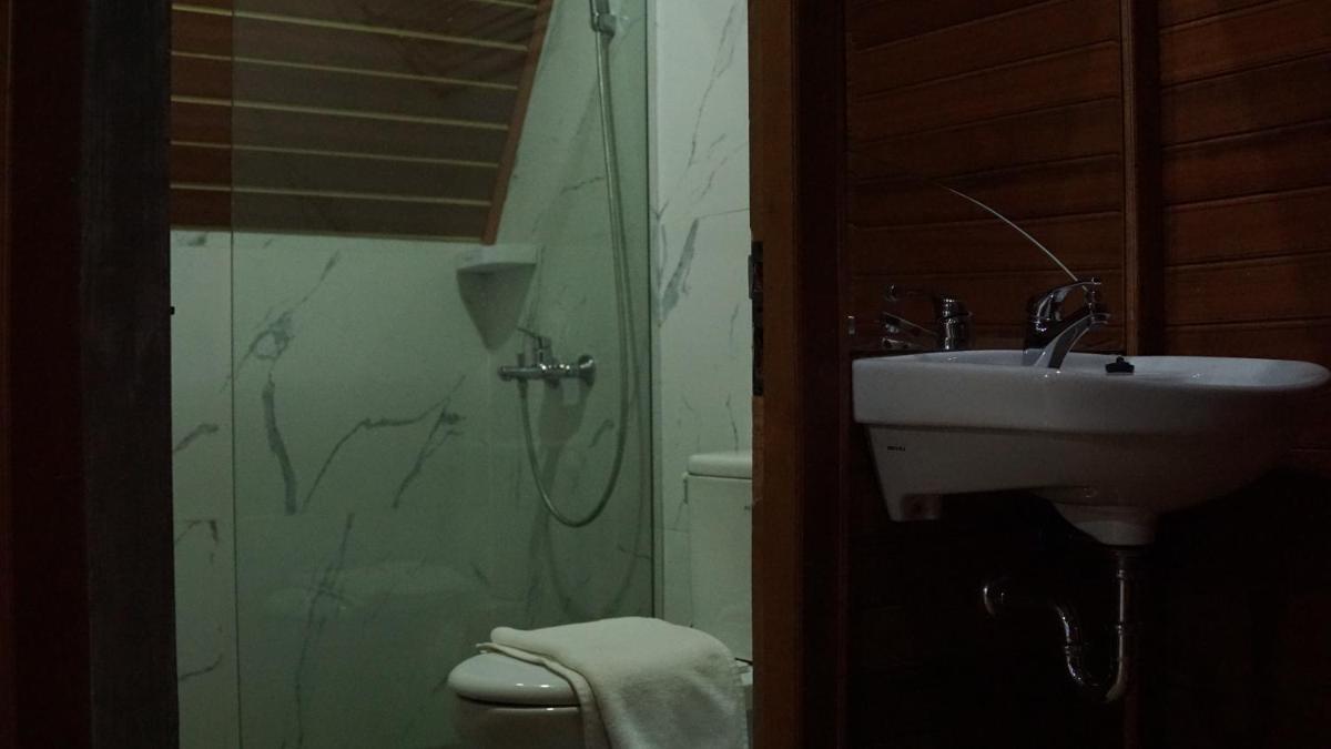 Lopo Hotel & Resort Samosir - Housity