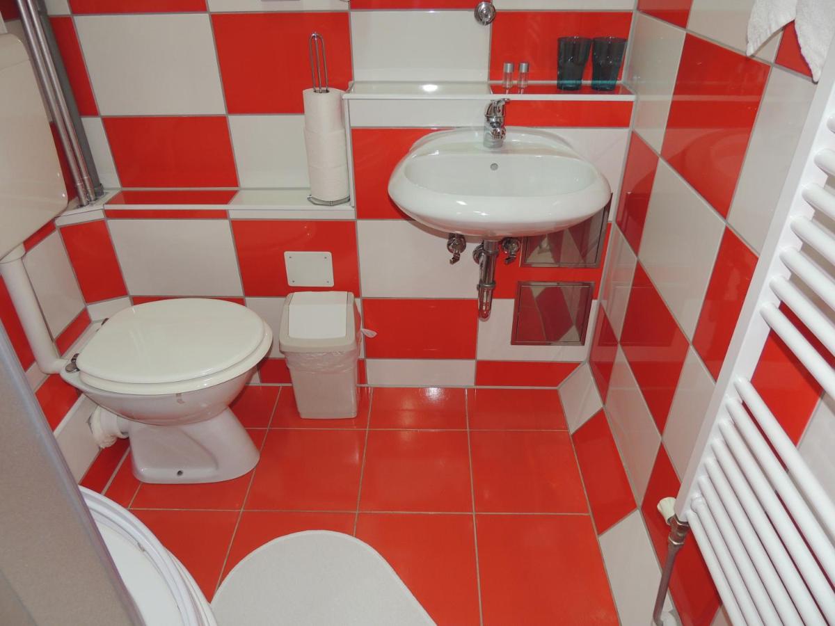 Suitetrails - Studio Apartment David