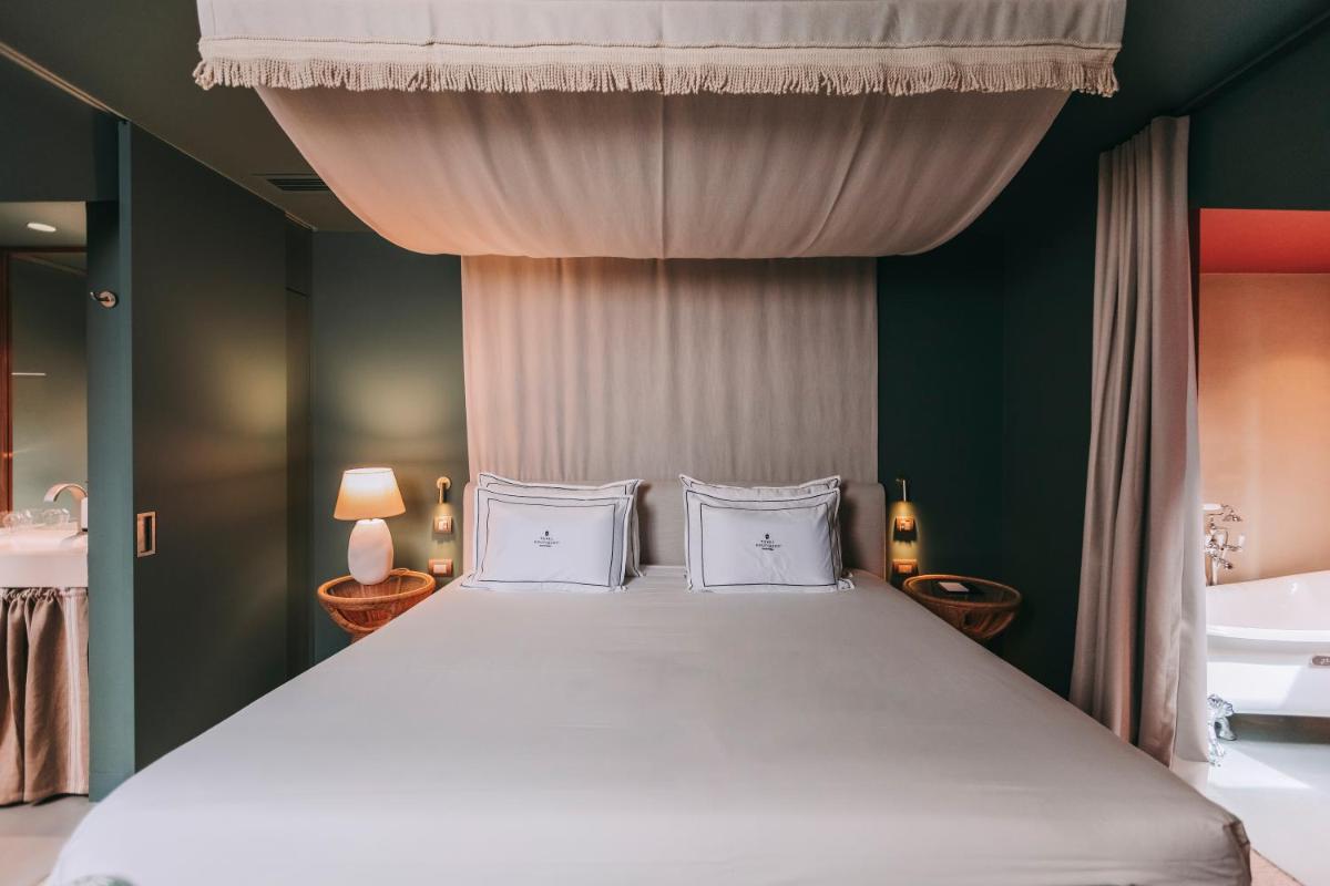 Uma cama ou camas num quarto em Torel Terra Brava