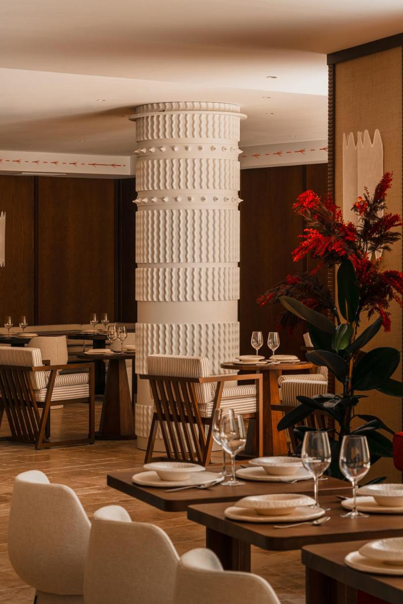 Palacio De Godoy Caceres, Curio Collection By Hilton - Housity