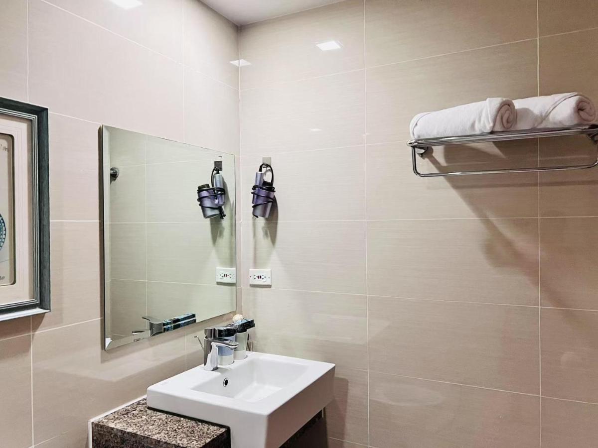 ONE UPTOWN RESIDENCE - Housity