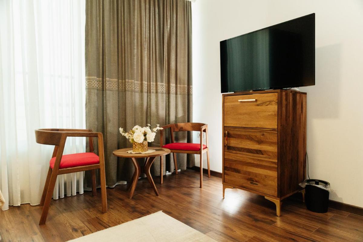 Edemus - Motel & Restaurant - Housity