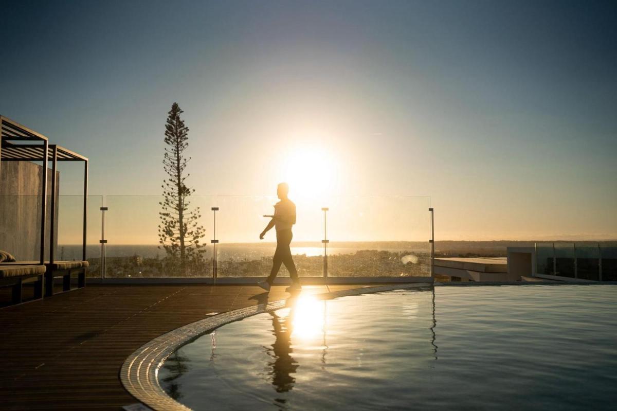 O nascer ou o pôr do sol visto a partir do hotel