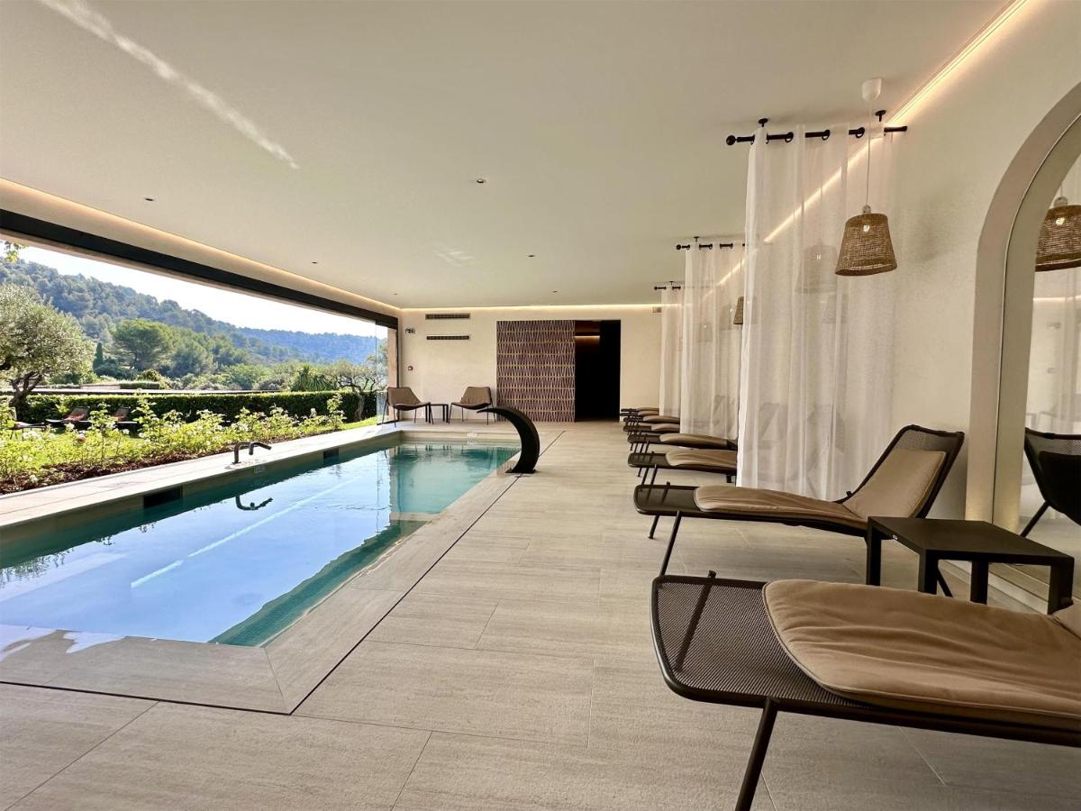 Piscine de l'établissement La Bastide du Calalou Hotel & Spa, BW Signature Collection ou située à proximité