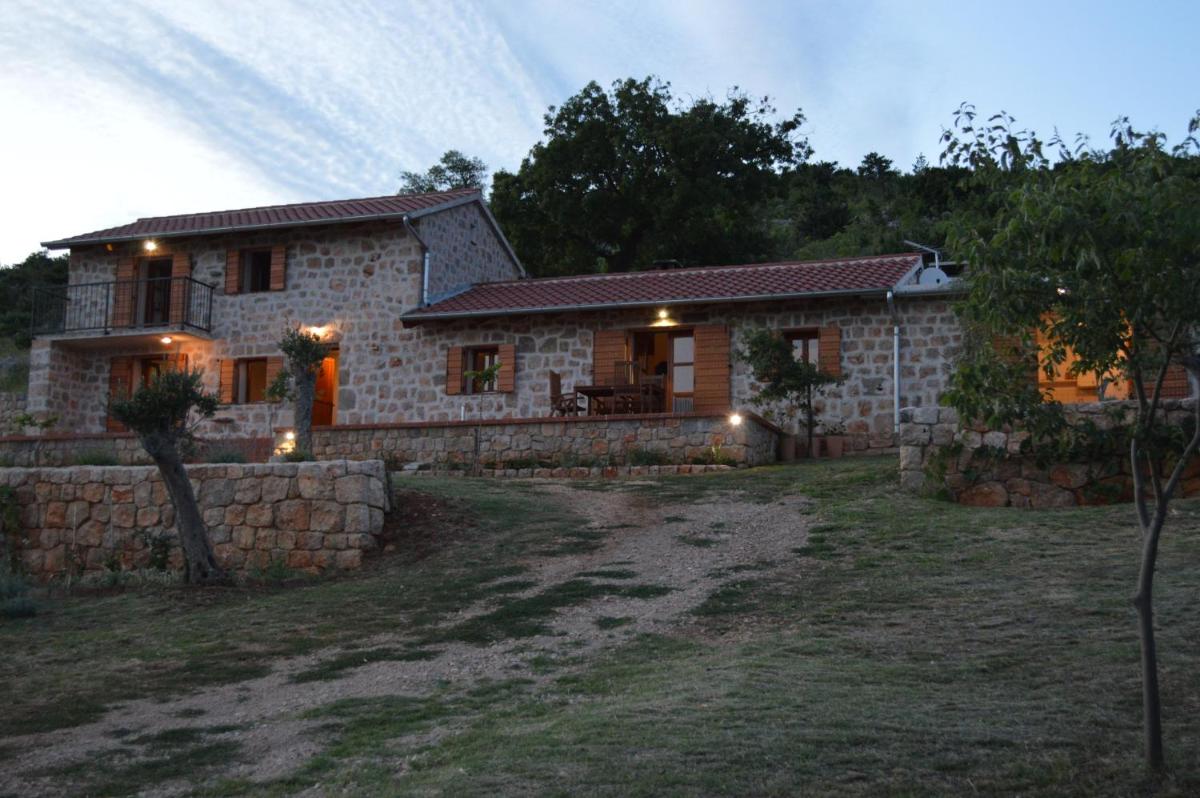 Villa Mara - secluded house with breathtaking view- Seline, Starigrad Paklenica - Housity