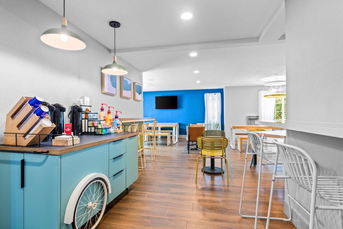 Spark by Hilton Modesto - Housity