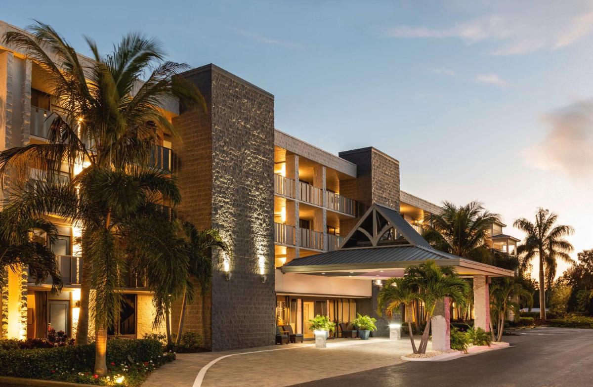 Spark by Hilton Sarasota Siesta Key Gateway - Housity