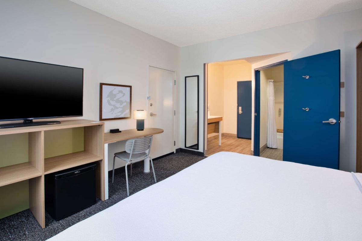 Spark by Hilton Walker Grand Rapids North - Housity