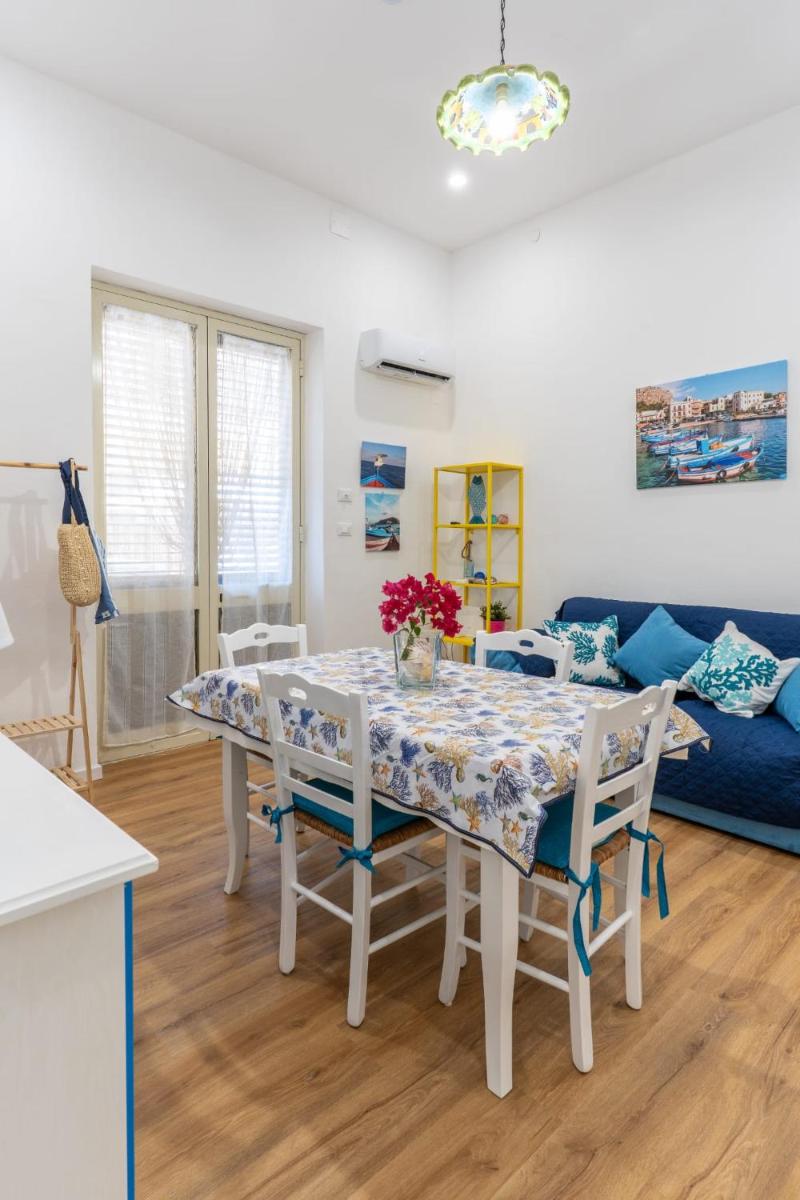 Antony Mondello Guest House, appartamento a 1 minuto a piedi dalla spiaggia di Mondello - Housity