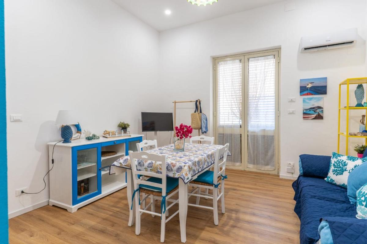 Antony Mondello Guest House, appartamento a 1 minuto a piedi dalla spiaggia di Mondello - Housity