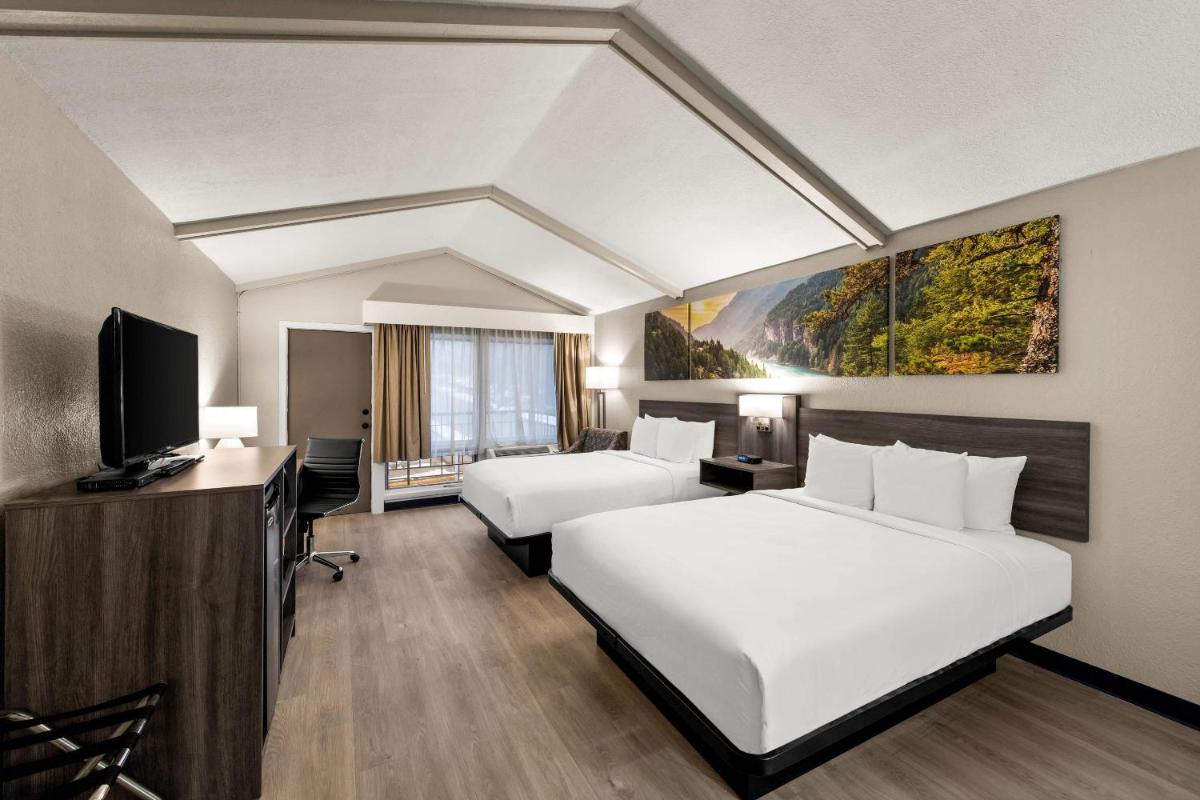 Clarion Pointe Rhinelander Downtown - Housity