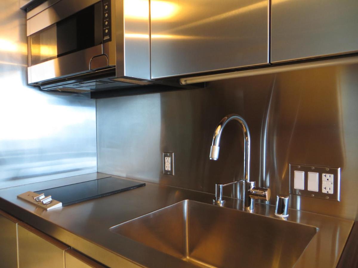 Palms Place 33rd Floor with Mountains Views - Housity