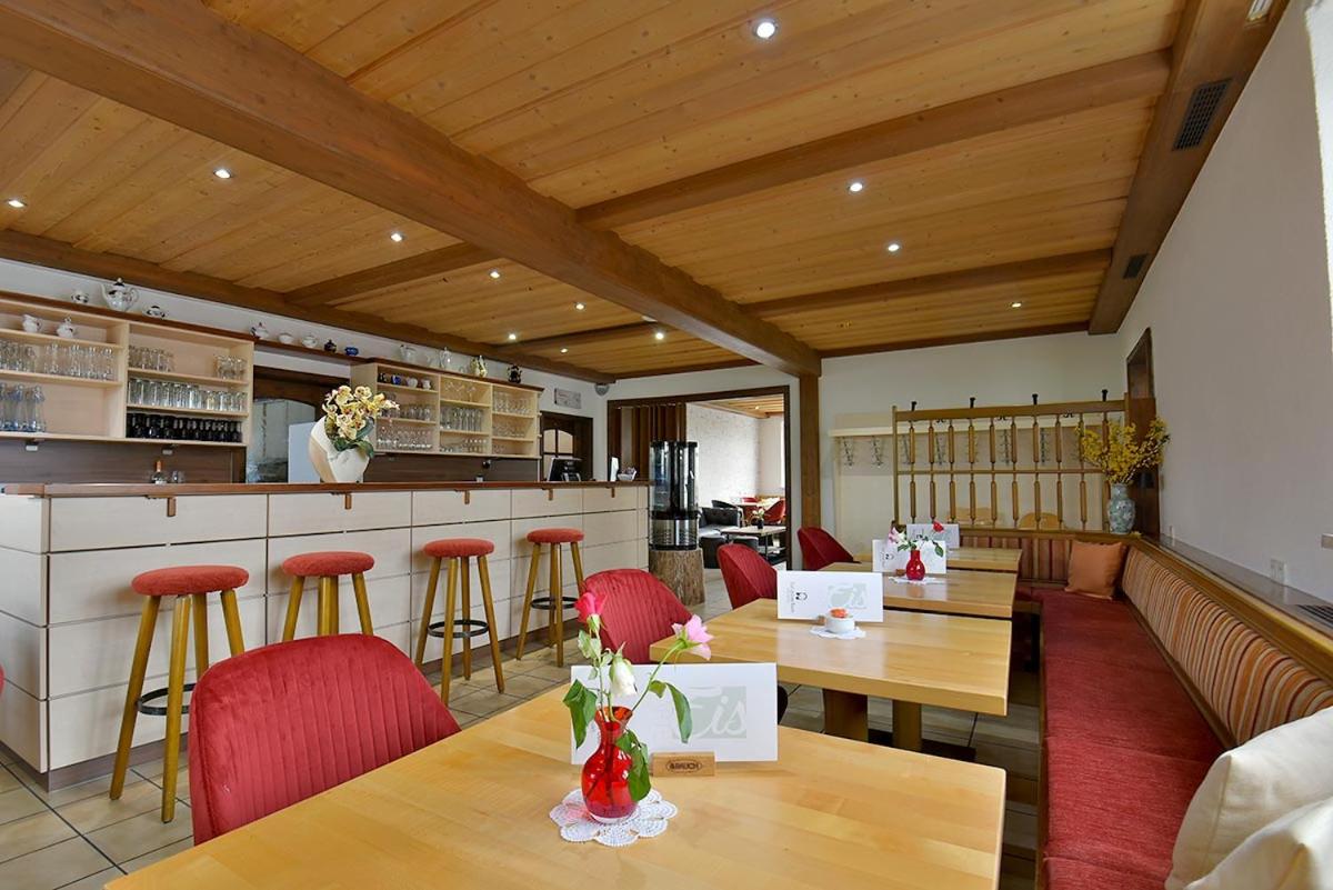 Café und Hotel Zum Grünen Baum - Housity