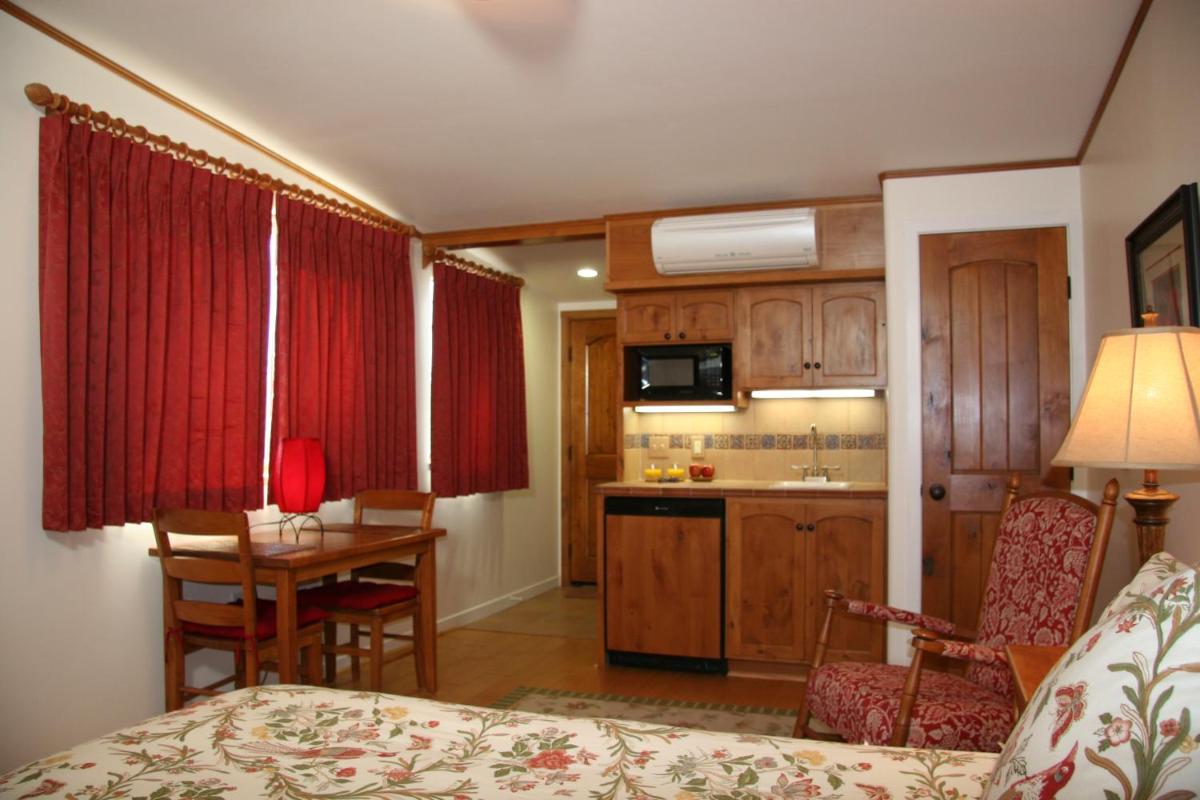Ojai Retreat & Inn - Housity
