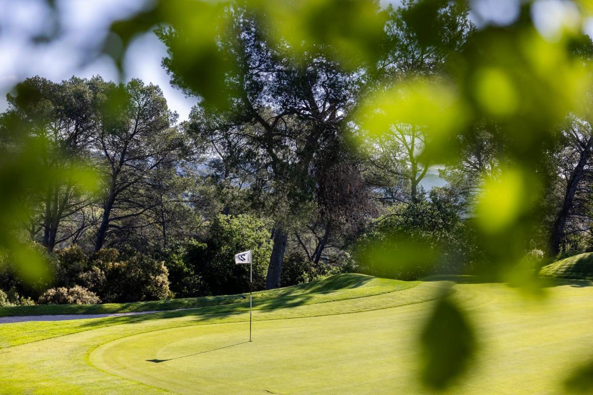 Golf sur le terrain de l'hôtel ou à proximité