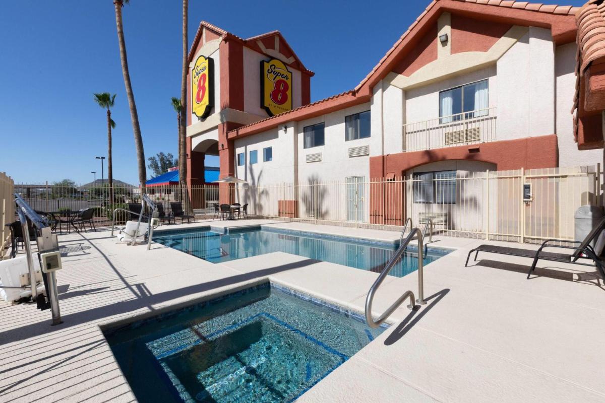 Super 8 by Wyndham Tucson/Grant Road Area AZ - Housity