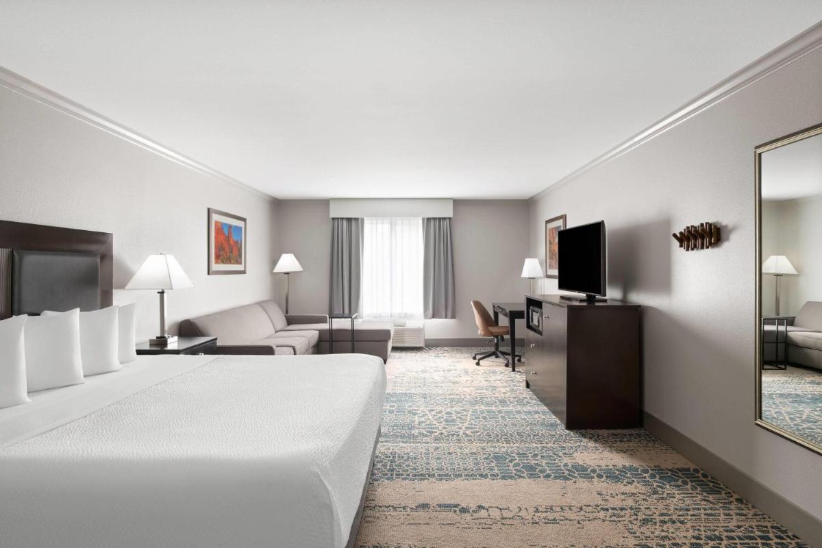 La Quinta by Wyndham Moab - Housity