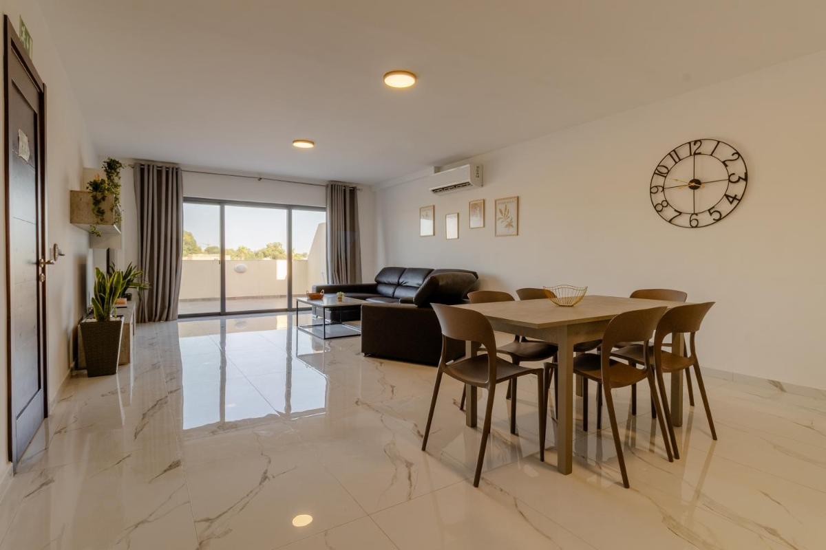 Luqa 3 bedroom penthouse T - Hizvo