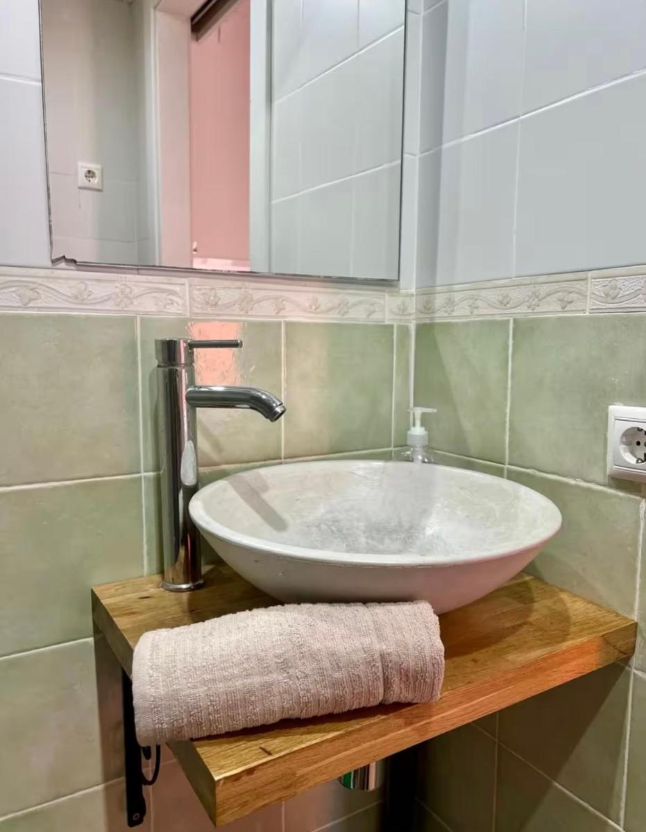Mediona III - Housity