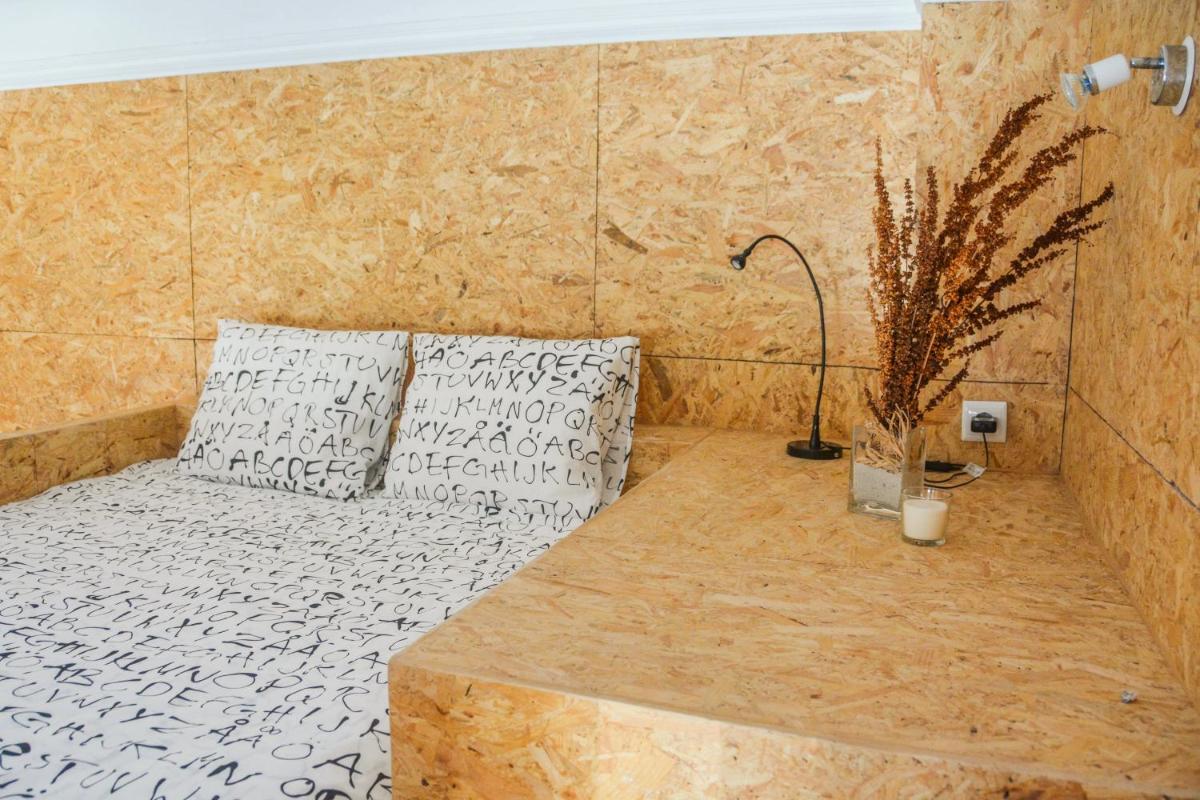 Aveiro Train Studios - Housity