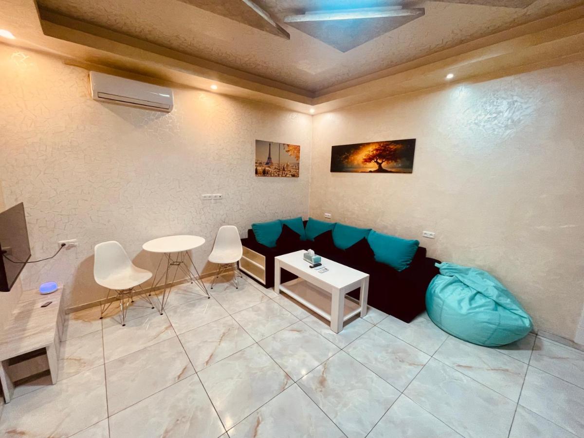 Luxury Apartment with jacuzzi on Republic Square - Housity