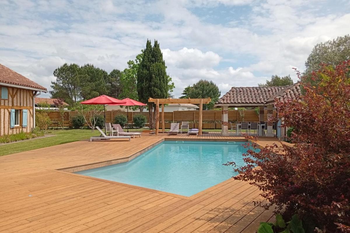 Villa 230 M2 With Garden Lac De Léon And Ocean - Housity