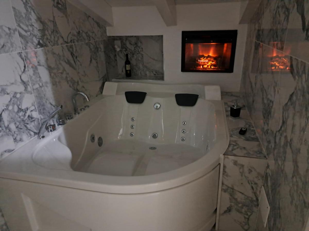 B&B Deluxe - Housity