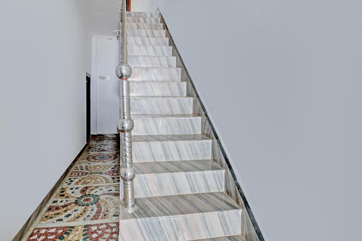 Hotel O Dinesh Home Stay - Housity