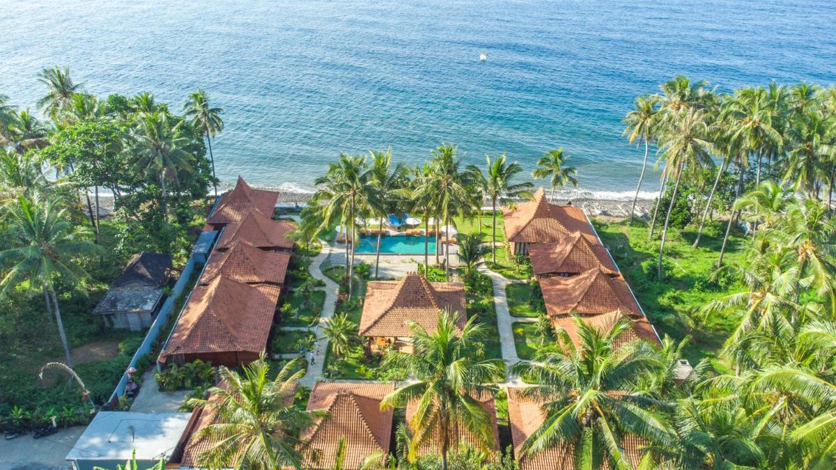 Dani Beach Villa - Beachfront Villas in Tejakula - Housity
