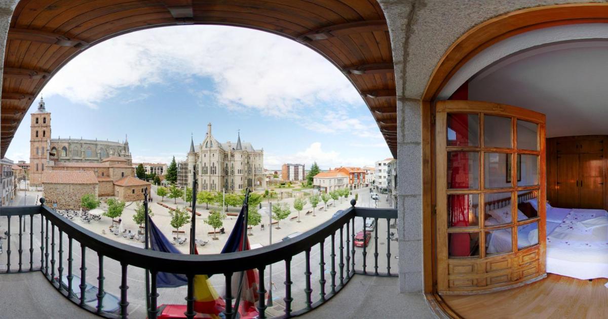 Hotel Gaudi - Housity