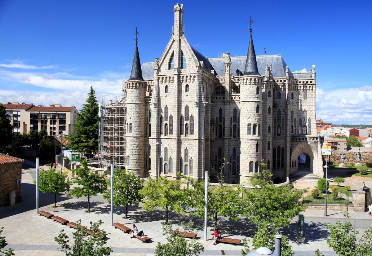 Hotel Gaudi - Housity