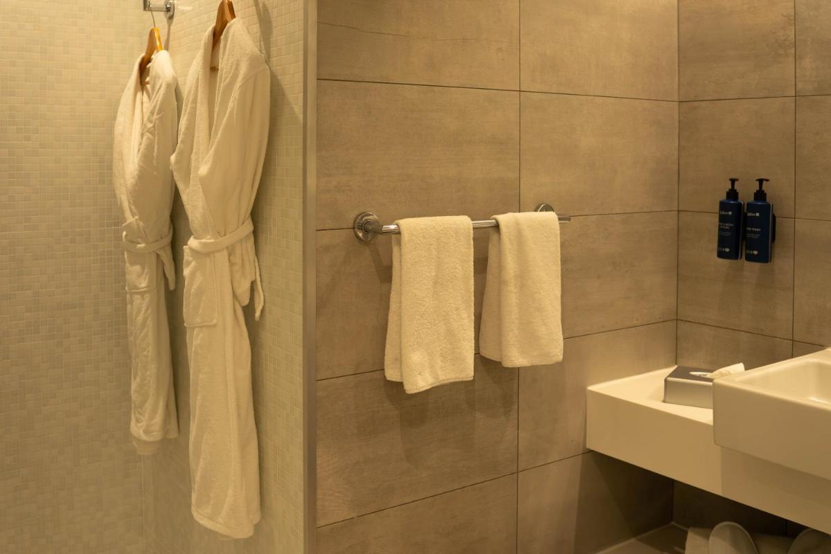 Salle de bains dans l'établissement Radisson Blu Hotel Bordeaux