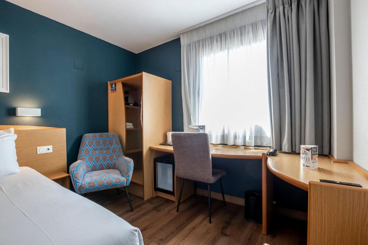 Travelodge Alicante Puerto - Housity