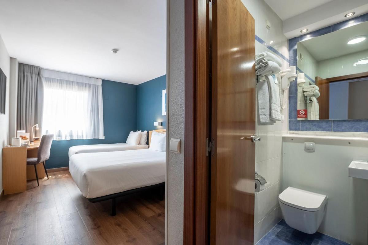 Travelodge Alicante Puerto - Housity