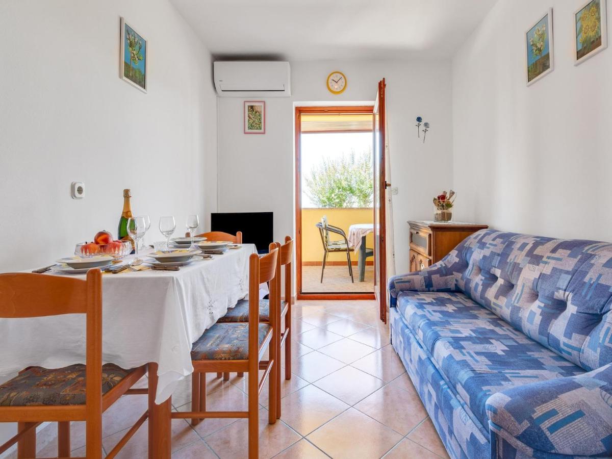Secluded Apartment in Poreč with Garden - Housity