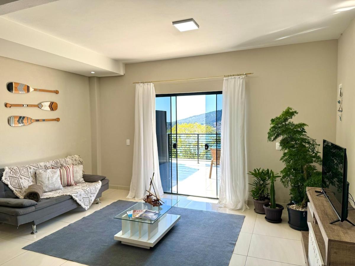 Loft para locação em Calheiros Governador Celso Ramos - Housity