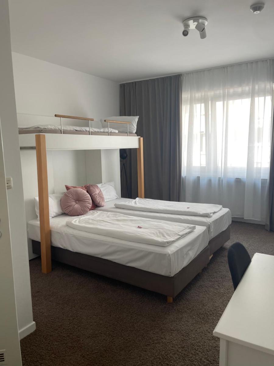 MAX Hotel Düsseldorf Self-Check-in - Housity