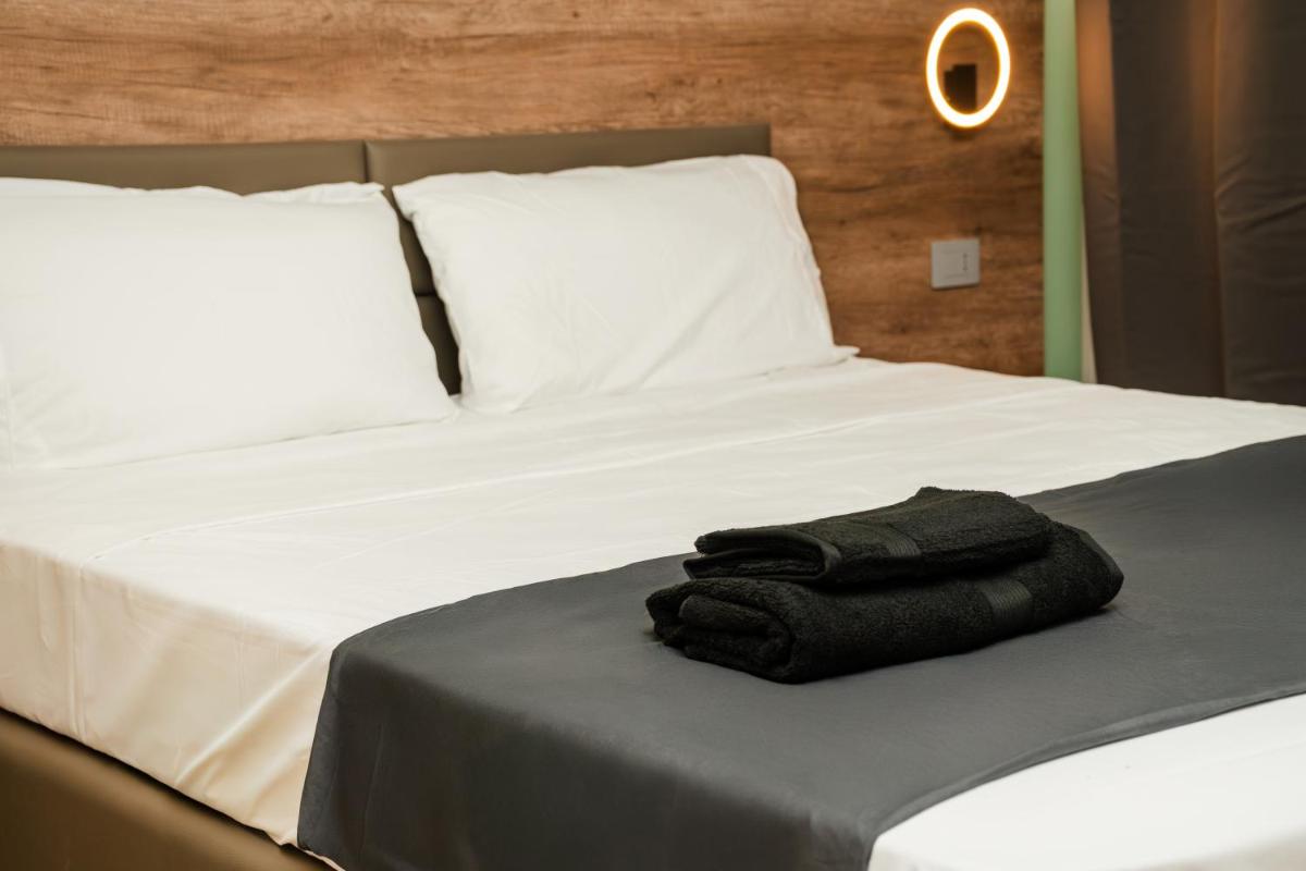 Elysium Self Check-In Rooms - Housity