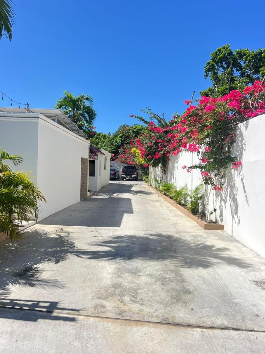 Hotel1325 - Housity