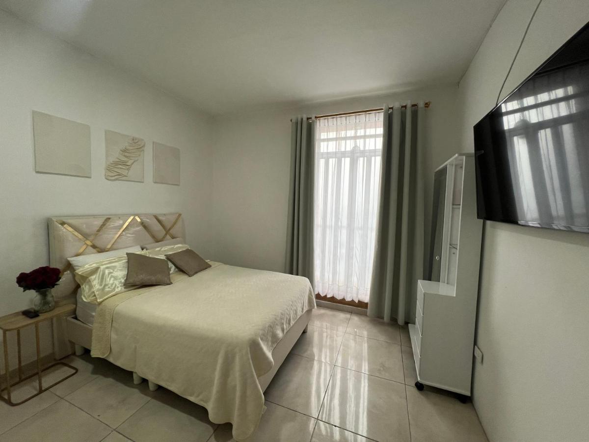 Hotel Balcony - Housity