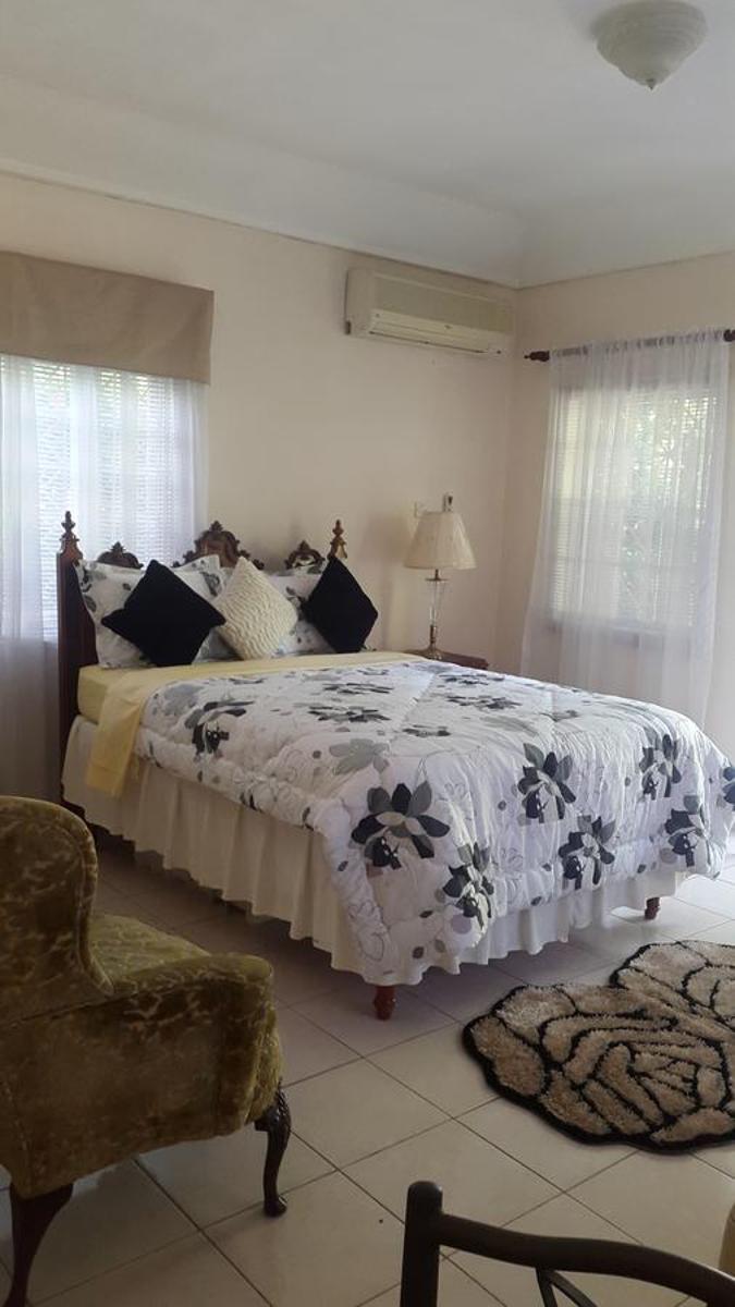 Suitetrails - Kingston Studio Apartment